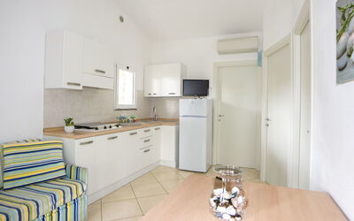 Accommodation:&nbsp;De Luxe Plus 140.15