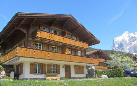 Stähli: Sky, Plant, Window, Building, Mountain, House, Tree, Wood, Cottage, Facade