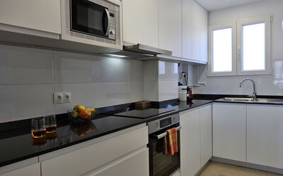 Accommodation:&nbsp;Sol Y Mar 210.2