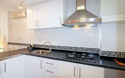 Accommodation:&nbsp;Sol Y Mar 210.1