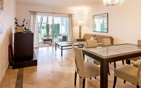 El Presidente: Room, Furniture, Property, Dining Room, Interior Design, Floor, Table, Building, Real Estate, Ceiling