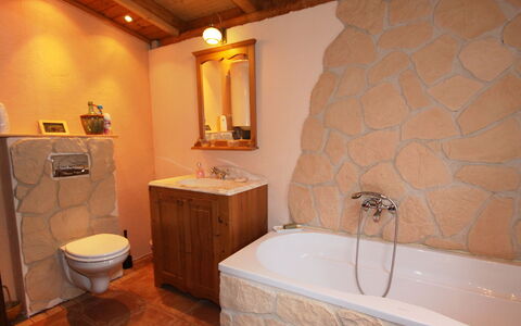 Reserl: Bathroom, Room, Property, Interior Design, Wall, Floor, Plumbing Fixture, Building, Tile, House
