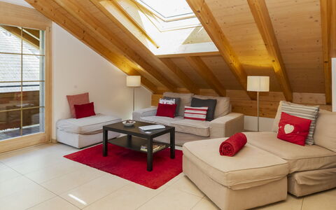 Staubbach: Interior Design, Furniture, Flooring, Ceiling, Floor, Room, Couch, Living Room, Attic, Chair
