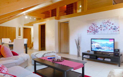 Staubbach: Property, Furniture, Table, Couch, Comfort, Interior Design, Lighting, Floor, Living Room, House