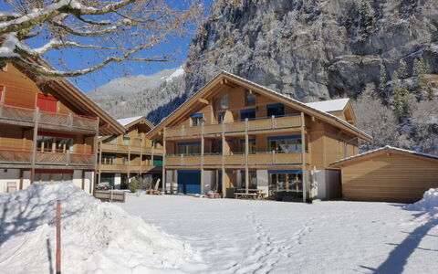 Staubbach: Snow, Sky, Building, Mountain, Slope, Window, House, Tree, Leisure, Mountain Range
