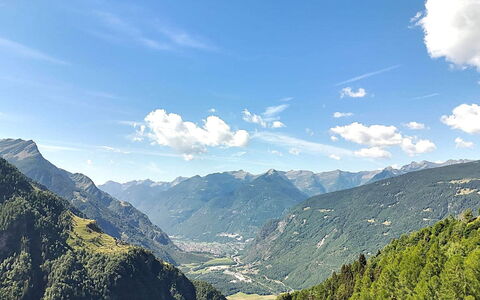 Rustico Dell'Orino: Mountain, Sky, Mountainous Landforms, Blue, Hill, Mountain Range, Natural Landscape, Highland, Cloud, Ridge