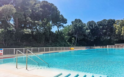 Six Fours la Coudoulière 210: Swimming Pool, Tree, Resort, Composite Material, Thermae, Leisure, Shade, Resort Town, Fence