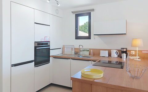 Six Fours la Coudoulière 220: Kitchen, Kitchen Appliance, Countertop, Interior Design, Flooring, Furniture, Major Appliance, Cabinetry, Wood, Home Appliance