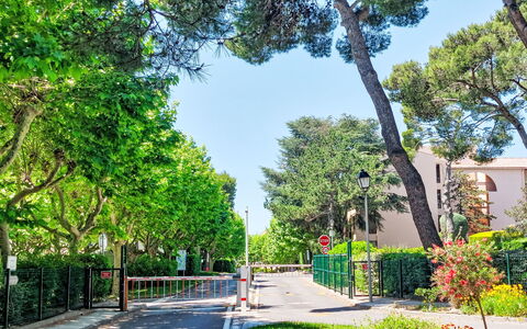 Le Luberon Loisirs: Residential Area, Public Space, Shrub, Thoroughfare, Street, Urban Design, Lane, Sidewalk, Suburb, Garden