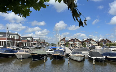 Busch en Dam: Boat, Watercraft, Marina, Boats And Boating--Equipment And Supplies, Naval Architecture, Channel, Port, Harbor, Dock