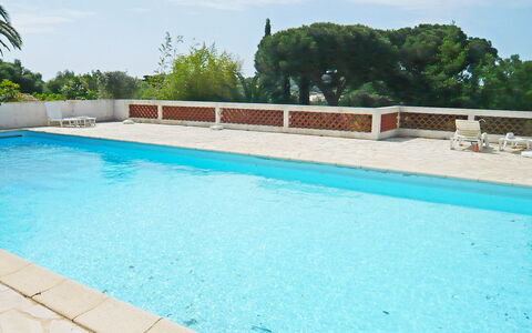Cavalaire 151: Water, Sky, Plant, Cloud, Swimming Pool, Rectangle, Tree, Shade, Grass