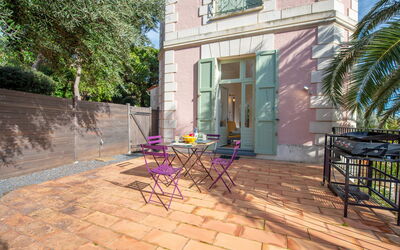 Accommodation:&nbsp;Castel Haussmann 151.4