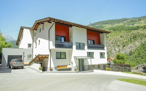 Urgbach Apart: Sky, Building, Plant, Property, Window, Tree, House, Land Lot, Asphalt