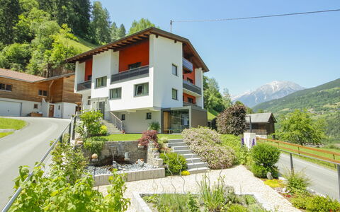 Urgbach Apart: Sky, Plant, Building, Property, Window, Tree, Slope, Land Lot, House, Urban Design
