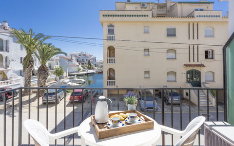 Porto Fino: Sky, Property, Daytime, Window, Building, Azure, Urban Design, Outdoor Furniture, Shade, Car