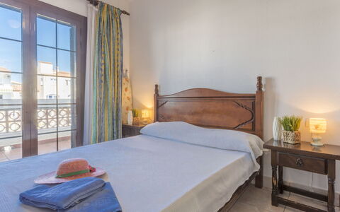 Porto Fino: Furniture, Property, Comfort, Building, Wood, Textile, Lighting, Interior Design, Bed Frame, Shade