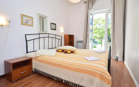 Umag 107: Bedroom, Furniture, Bed, Room, Property, Wood Flooring, Interior Design, Bed Frame, Floor, Bed Sheet