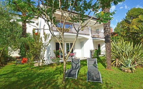 Umag 107: Property, Real Estate, House, Home, Building, Residential Area, Backyard, Yard, Tree, Estate