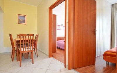 Accommodation:&nbsp;Mira 107.2