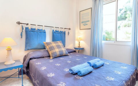 L'Olivar Ii: Furniture, Building, Property, Window, Blue, Comfort, Azure, Wood, Lighting