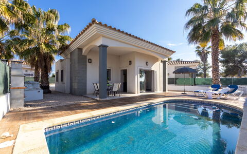 Gaviota 2: Water, Sky, Plant, Property, Daytime, Building, Azure, Tree, Swimming Pool, Body Of Water