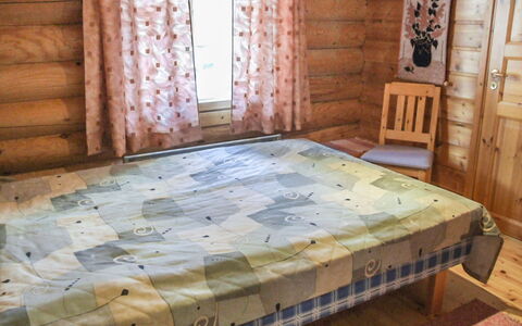 Kujalan Lomat 2: Wood, Bedroom, Floor, Flooring, Furniture, Interior Design, Bed Sheet, Bed, Room, Bedding