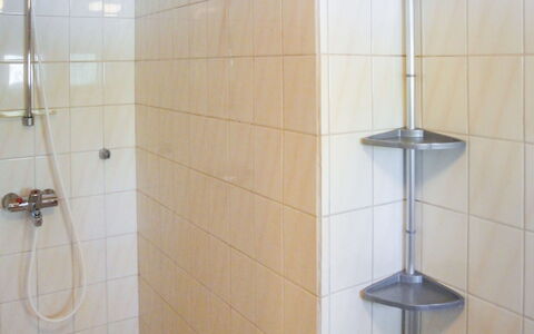 Kujalan Lomat 2: Wall, Flooring, Floor, Bathroom, Interior Design, Tile, Plumbing Fixture, Plumbing, Room