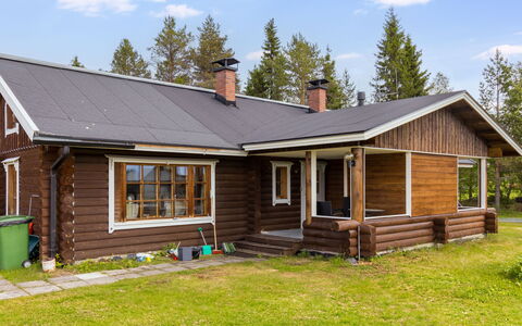 Ruka-Kitkan Kuukkeli: Wood, Roof, Cottage, House, Siding, Home, Land Lot, Rural Area, Farmhouse, Log Cabin