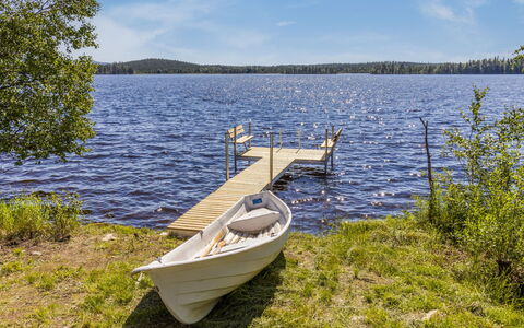 Ruka-Kitkan Käki: Blue, Water, Body Of Water, Water Resources, Natural Landscape, Waterway, Bank, Lake, Watercourse, Dock