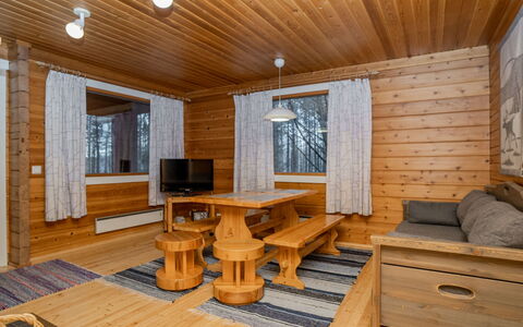 Viipusjärvi 10: Wood, Ceiling, Log Cabin, Hardwood, Wood Stain, Plank, Cottage, Wood Flooring, Light Fixture, Lumber