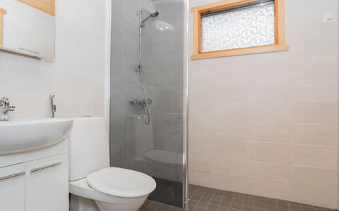 Viipusjärvi 10: Bathroom, Flooring, Plumbing Fixture, Wall, Floor, Interior Design, Toilet, Bathroom Sink, Ceiling, Plumbing