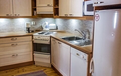 Kujalan Lomat 1: Kitchen Appliance, Kitchen, Countertop, Cabinetry, Major Appliance, Wood, Furniture, Flooring, Home Appliance, Kitchen Sink