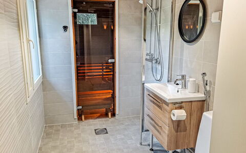 Pajalan Piilopirtti: Flooring, Wood, Floor, Interior Design, Plumbing Fixture, Plumbing, Tap, Room, Sink, Bathroom