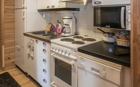 Piilola Nr 1: Kitchen Appliance, Kitchen, Countertop, Cabinetry, Kitchen Stove, Major Appliance, Home Appliance, Stove, Furniture, Gas Stove