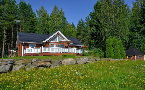 Kannelpirtti 2: Tree, Grass, House, Home, Cottage, Roof, Residential Area, Land Lot, Shrub, Rural Area
