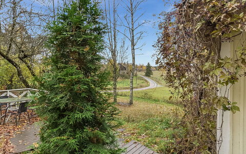 Päivärinne: Grass, House, Cottage, Land Lot, Home, Estate, Lawn, Siding, Farmhouse, Porch
