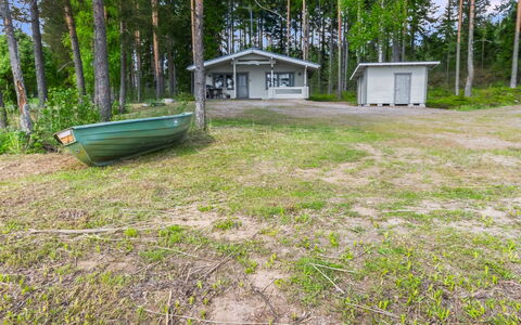Auvola: Grass, House, Cottage, Land Lot, Home, Estate, Lawn, Siding, Farmhouse, Porch