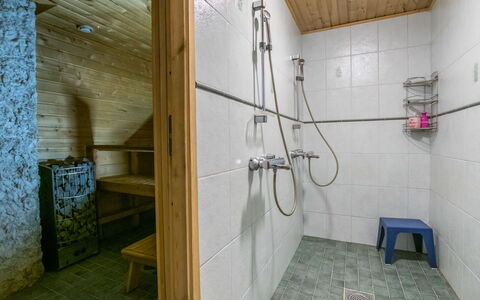 Juurakkopirtti: Flooring, Wood, Floor, Plumbing Fixture, Ceiling, Interior Design, Plumbing, Room, Bathroom, Tile