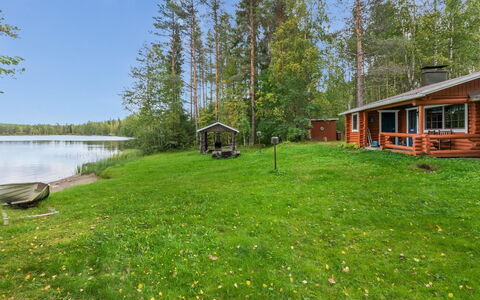 Kalliorinne: Home, Cottage, Roof, Estate, Shade, Farmhouse, Lawn, Landscaping, Garden, Yard