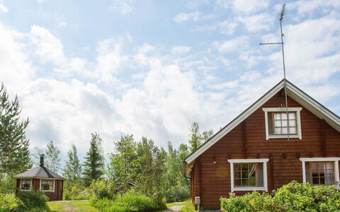 Ranta-Lemettilä: Home, Cottage, Roof, Estate, Shade, Farmhouse, Lawn, Landscaping, Garden, Yard