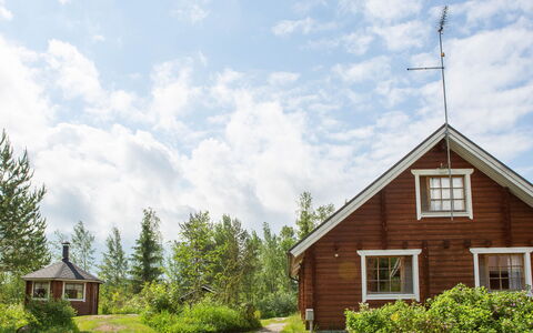 Ranta-Lemettilä: Grass, Building, House, Home, Cottage, Roof, Shrub, Architecture, Rural Area