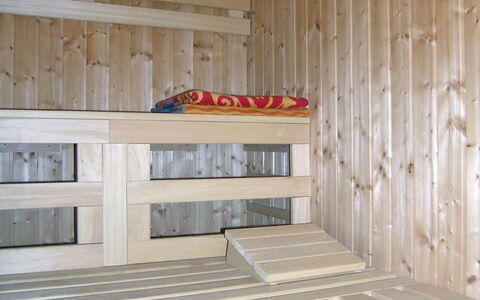 Pękowice: Shelf, Room, Floor, Wall, Furniture, Interior Design, Wood, Shelving, Building, House