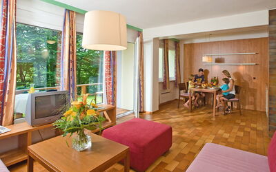 Hafnersee 150.5: Room, Property, Building, Furniture, Interior Design, House, Real Estate, Floor, Dining Room, Table