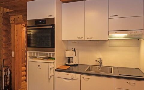 Varilan Lomamajat Nr2: Kitchen, Kitchen Appliance, Major Appliance, Countertop, Wood, Flooring, Cabinetry, Interior Design, Home Appliance, Floor