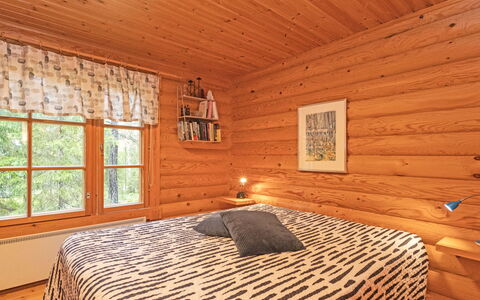 Varilan Lomamajat Nr2: Interior Design, Flooring, Wood, Floor, Furniture, Ceiling, Bedroom, Bed, Room, Brown