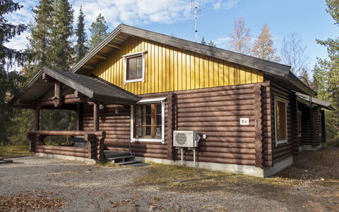 Varilan Lomamajat Nr2: Wood, Snow, Cottage, Winter, Roof, Home, Freezing, Log Cabin, Siding, Slope