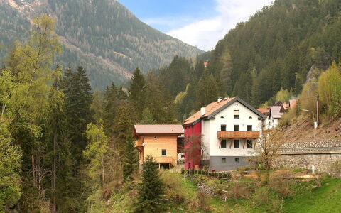 Am Arlberg: Mountainous Landforms, Mountain, Mountain Village, Mountain Range, Highland, Natural Landscape, Hill Station, Property, House, Alps