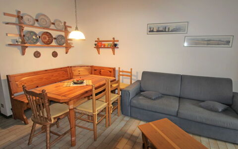 Porto Valtravaglia 200: Table, Furniture, Property, Couch, Wood, Lighting, Living Room, Interior Design, House, Chair