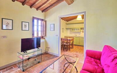 Tenuta 4: Room, Property, Furniture, Building, House, Interior Design, Ceiling, Real Estate, Floor, Living Room