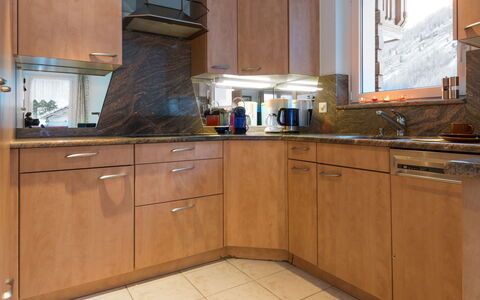 Piccolo: Brown, Countertop, Cabinetry, Kitchen Sink, Property, Furniture, Tap, Sink, Kitchen Appliance, Kitchen